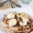 Crêpes À La Banane Et Aux Noix